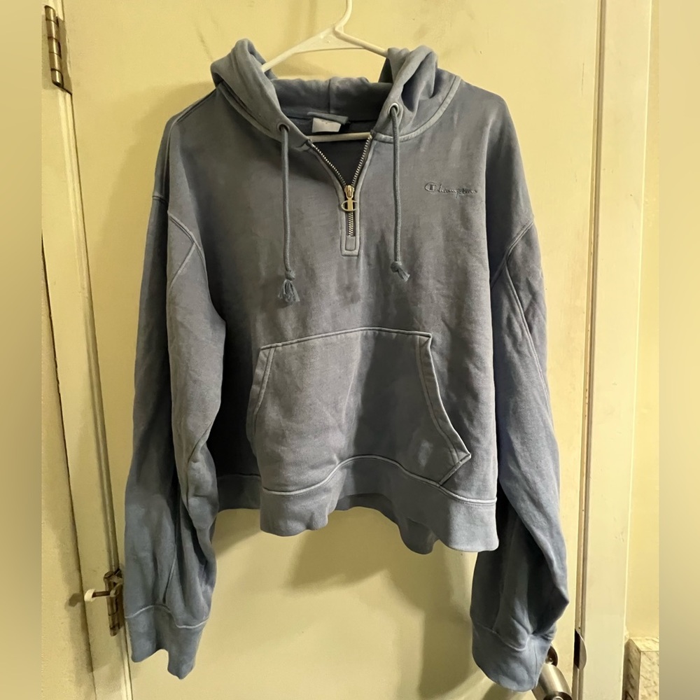 Brand new cropped champion hoodie color: blue